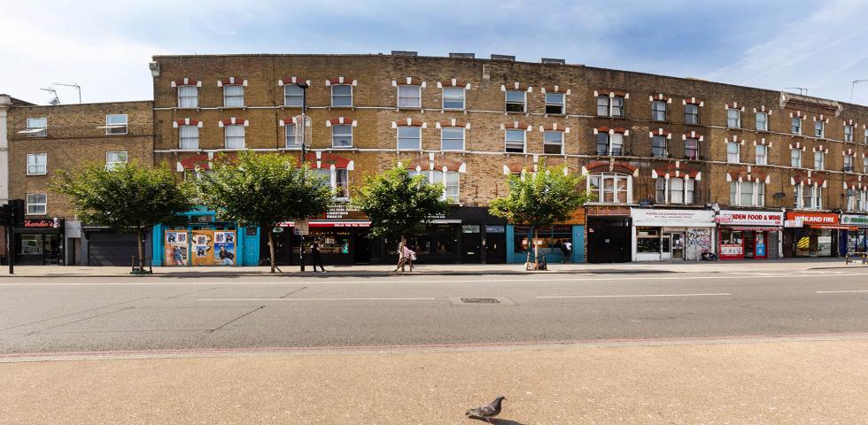 Good size one bed in the heart of camden, wood floors and a modern kitchen Camden High Street, Camden